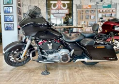 Harley-Davidson CVO Street Glide. 1 922����. ��., ��������, ���������, ������ �� �� ����
