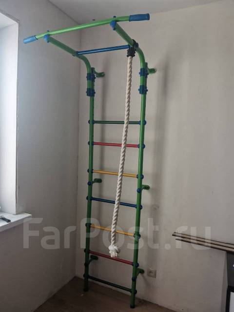 Шведская стенка, б/у, в наличии. Цена: 3 000₽ во Владивостоке