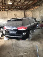 Toyota Sienna ����