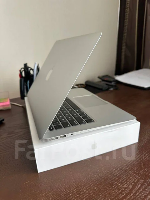 Apple MacBook Air 13 2017 Mid. 13", 1,8����, ��� 8 ��, ���� 128���, WiFi: 1, Bluetooth: 1 ����