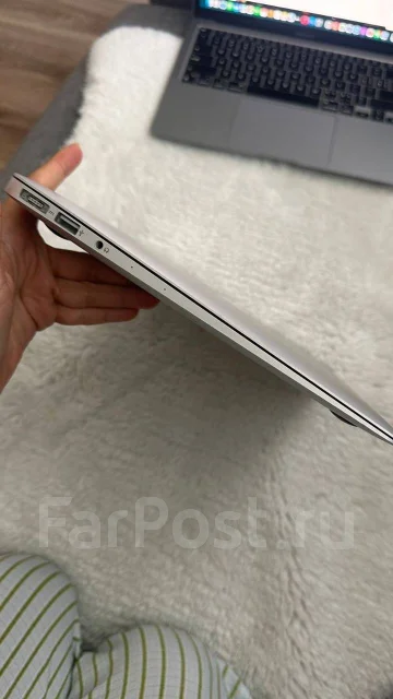 Apple MacBook Air 13 2017 Mid. 13", 1,8����, ��� 8 ��, ���� 128���, WiFi: 1, Bluetooth: 1 ����