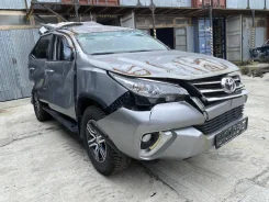 Toyota Fortuner. TGN156L, 2TRFE ����