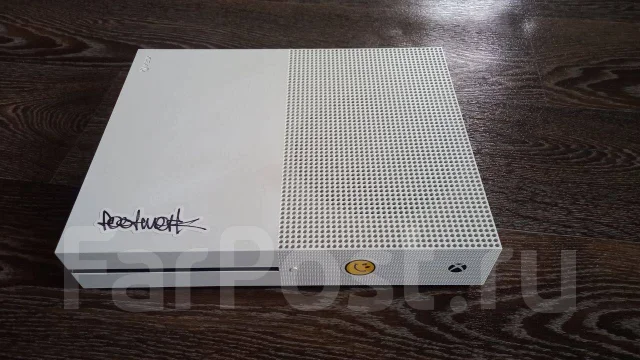 Microsoft Xbox One S ����