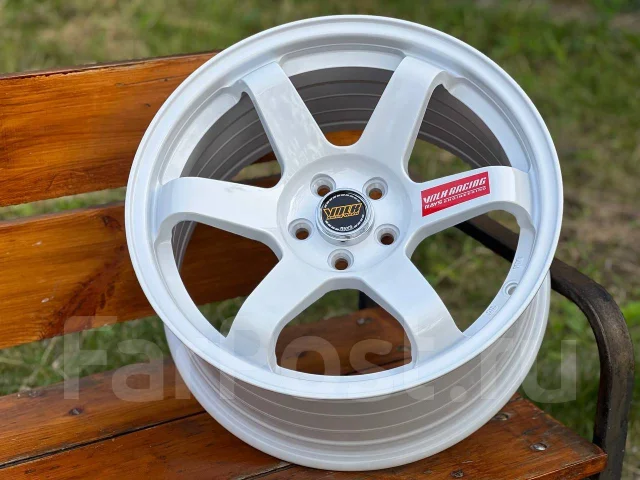 RAYS Volk Racing TE37. 8.0x17", 5x100, ET35, �� 73,1���. ����
