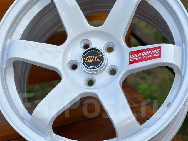 RAYS Volk Racing TE37. 8.0x17", 5x100, ET35, �� 73,1���. ����