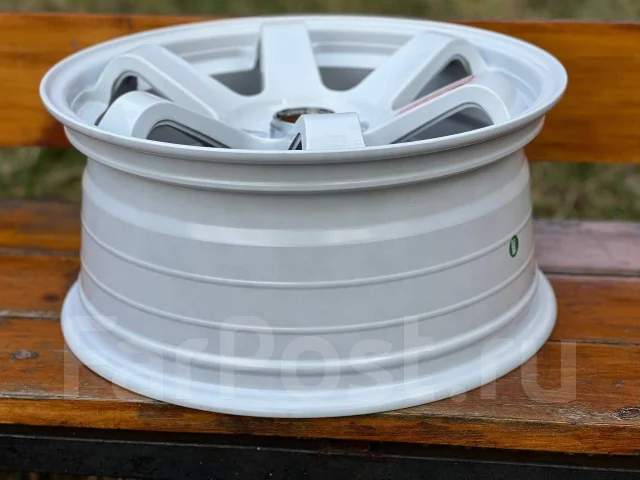 RAYS Volk Racing TE37. 8.0x17", 5x100, ET35, �� 73,1���. ����