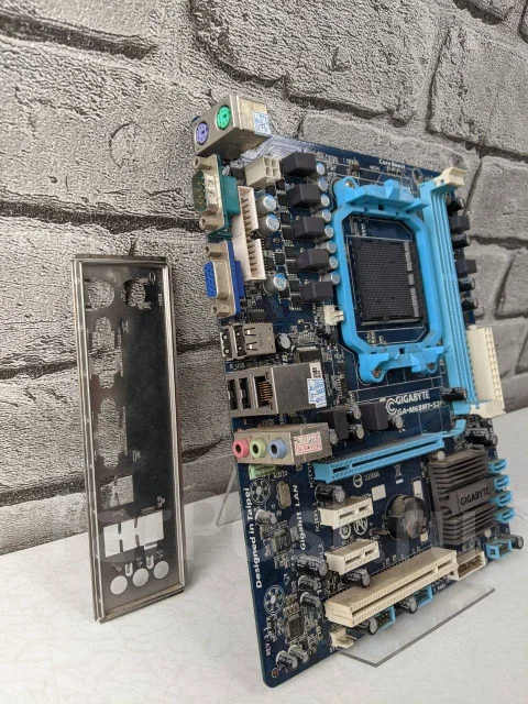 Socket AM3+ ����
