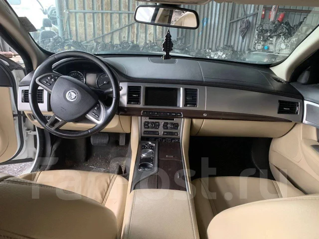 Jaguar XF ����
