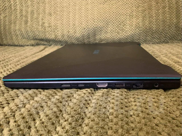Asus VivoBook M570DD. 15.6", 2,1����, ��� 12 ��, ���� 700���, WiFi: 1, Bluetooth: 1, ����������� �� 4��. ����