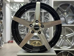 Vossen CV3-R. 7.5x17", 5x114.3, ET38, �� 73,1���. ����