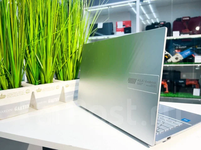 Asus VivoBook Go 15 ����
