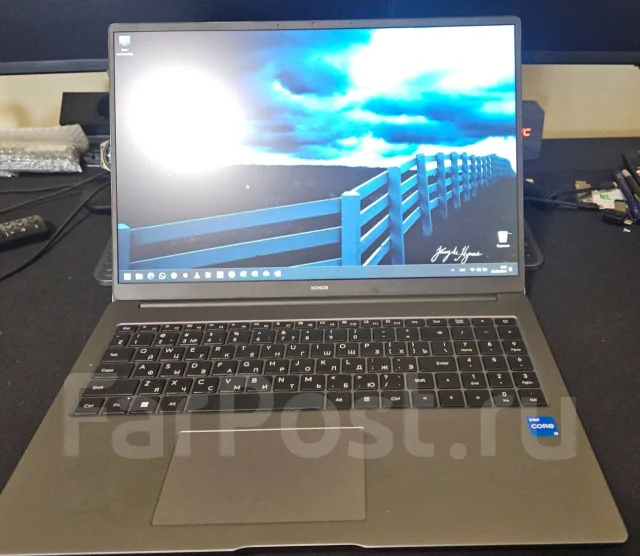 Honor MagicBook X 16. ��� 16 ��, ���� 512���, WiFi: 1, Bluetooth: 1, ����������� �� 7��. ����