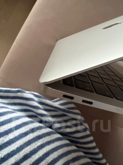 Apple MacBook Air 13 2019. 13", 1,6����, ��� 8 ��, ���� 8���, WiFi: 1, Bluetooth: 1 ����