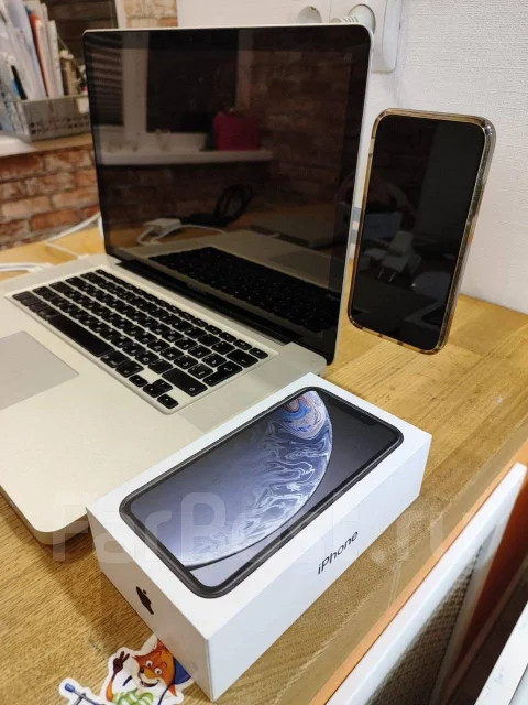 Apple MacBook Pro 15. 15", 2,8����, ��� 6 ��, ���� 1 000���, WiFi: 1, Bluetooth: 1, ����������� �� 4��. ����