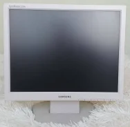 Samsung. 15", ���������� �� (LCD, LED, QLED) ����