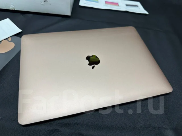 Apple MacBook Air. 13.3", ��� 8 ��, ���� 256���, WiFi: 1, Bluetooth: 1 ����