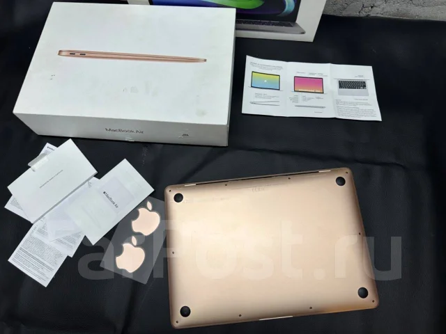 Apple MacBook Air. 13.3", ��� 8 ��, ���� 256���, WiFi: 1, Bluetooth: 1 ����