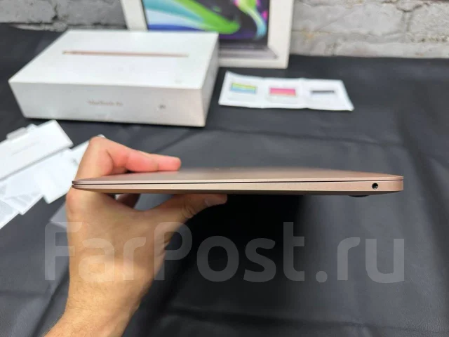 Apple MacBook Air. 13.3", ��� 8 ��, ���� 256���, WiFi: 1, Bluetooth: 1 ����