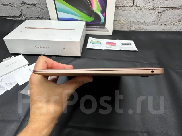 Apple MacBook Air. 13.3", ��� 8 ��, ���� 256���, WiFi: 1, Bluetooth: 1 ����