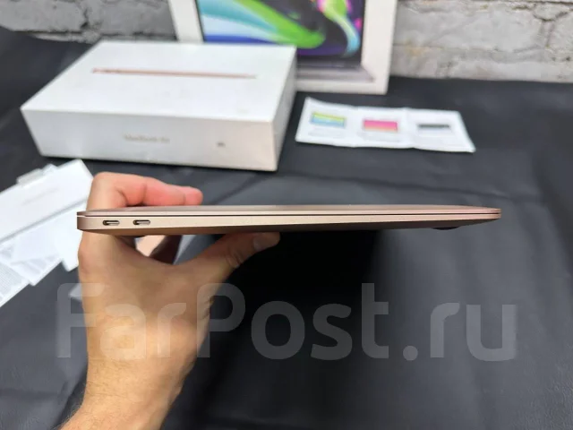 Apple MacBook Air. 13.3", ��� 8 ��, ���� 256���, WiFi: 1, Bluetooth: 1 ����