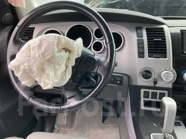 Toyota Tundra. 3UR ����