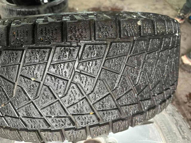 Bridgestone Blizzak DM-Z3. ������, ��� �����, �/�, ����� 40 % ����