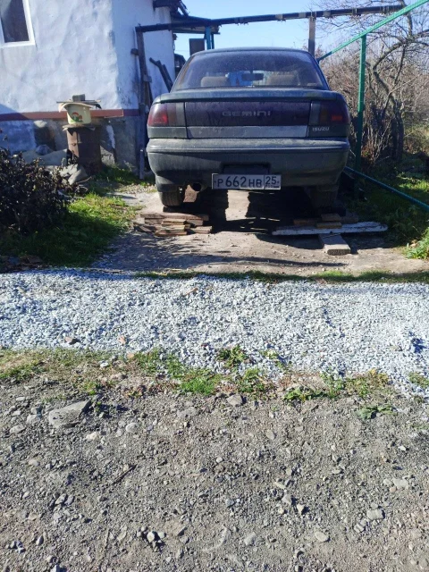 Isuzu Gemini. 4EE1 ����