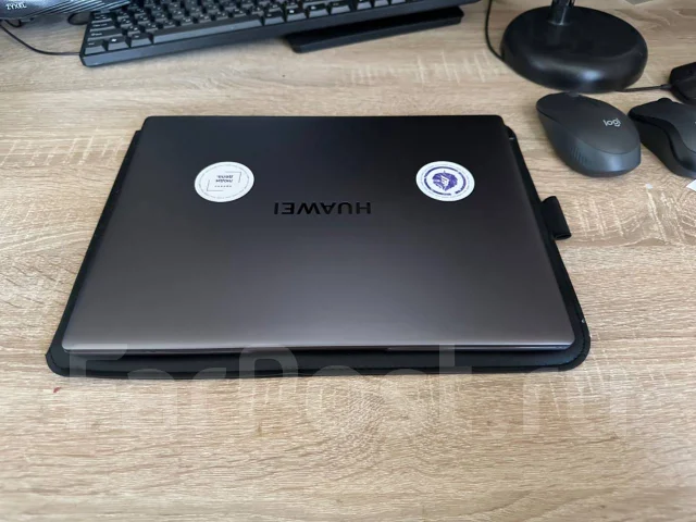 Huawei MateBook D 14. 14", 2,1����, ��� 16 ��, ���� 120���, WiFi: 1, Bluetooth: 1, ����������� �� 10��. ����