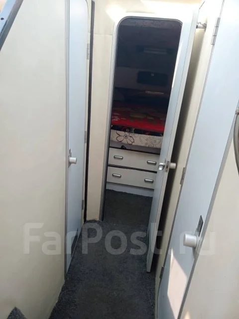 Searay. 1989 ���, ����� 12��., ��������� ������������, 400��.�., ������ ����
