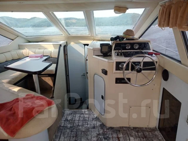 Searay. 1989 ���, ����� 12��., ��������� ������������, 400��.�., ������ ����