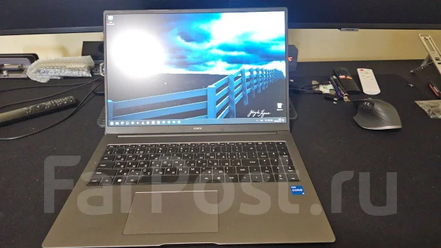 Honor MagicBook 16. 16.1", 3,3����, ��� 16 ��, ���� 512���, WiFi: 1, Bluetooth: 1, ����������� �� 9��. ����