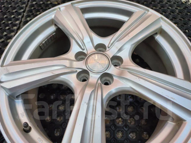 Violento. 7.0x18", 5x100, ET55 ����