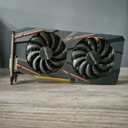 Radeon RX 570 ����