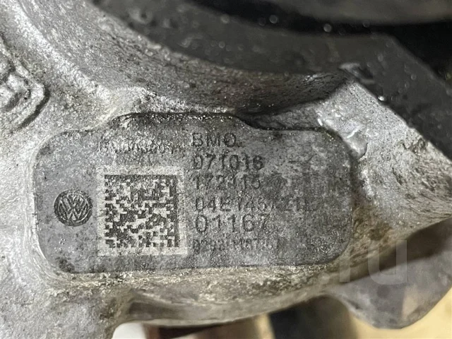 ������� Skoda Octavia A7 04E145704T ����