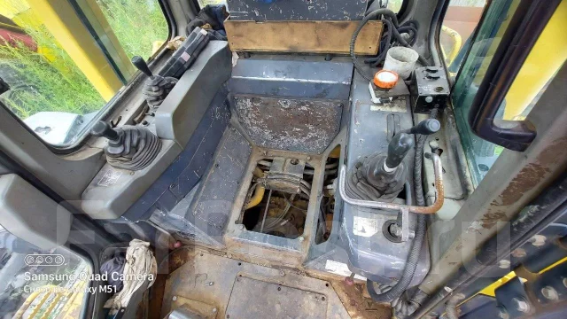 Komatsu D65E-12 ����