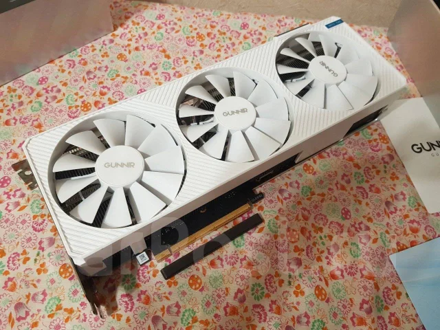 Intel Arc A770 ����