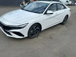 Hyundai Elantra ����