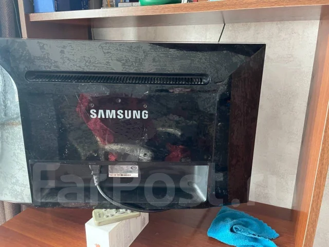 Samsung. 24", ���������� �� (LCD, LED, QLED) ����