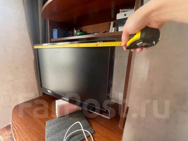 Samsung. 24", ���������� �� (LCD, LED, QLED) ����