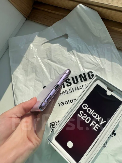 Samsung Galaxy S20 FE. �/�, 128 ��, �������, 4G LTE ����