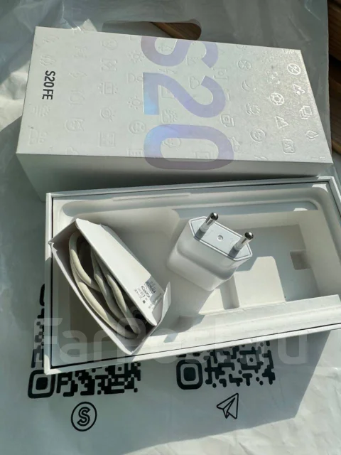 Samsung Galaxy S20 FE. �/�, 128 ��, �������, 4G LTE ����