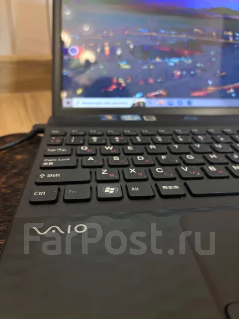 Sony VAIO. 13.5", 32����, ��� 4 ��, ���� 6���, WiFi: 1, Bluetooth: 1, ����������� �� 10��. ����