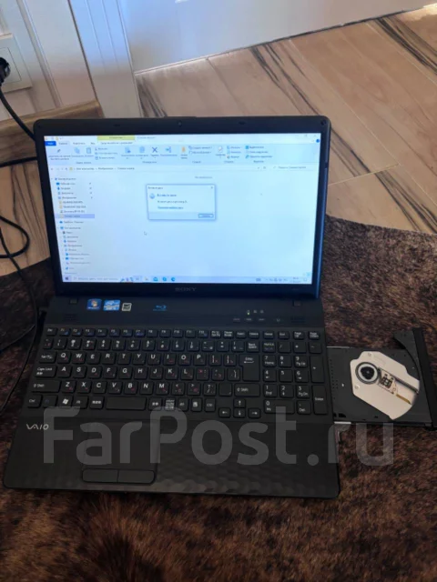 Sony VAIO. 13.5", 32����, ��� 4 ��, ���� 6���, WiFi: 1, Bluetooth: 1, ����������� �� 10��. ����