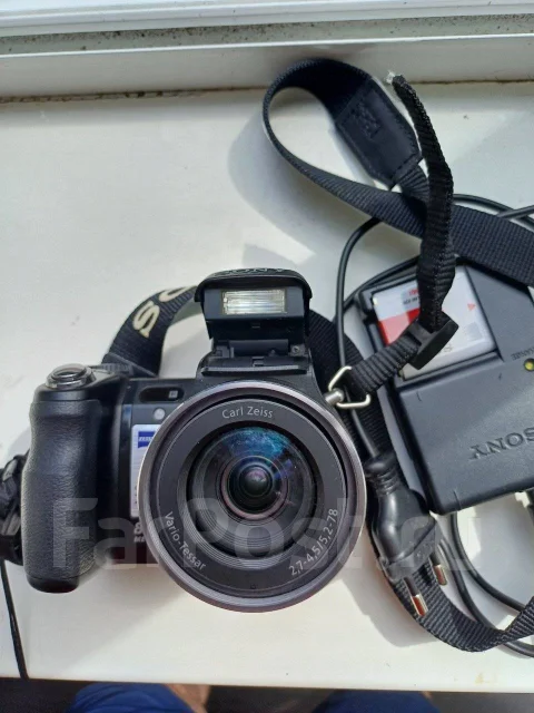 Sony Cyber-shot DSC-H9. 8 - 8.9 ��, ���: 14� � ����� ����