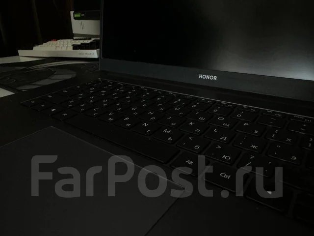 Honor MagicBook 15. 15.6", 2,1����, ��� 8 ��, ���� 512���, WiFi: 1, Bluetooth: 1 ����