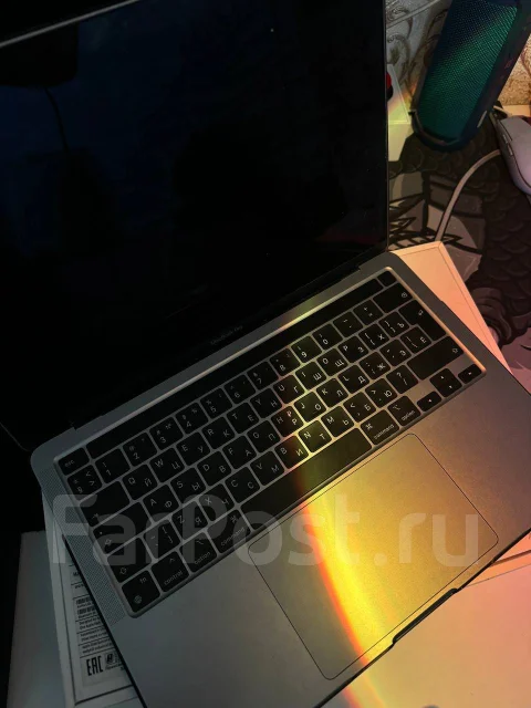 Apple MacBook Pro 13. 13.3", 8����, ��� 8 ��, ���� 256���, WiFi: 1, Bluetooth: 1 ����