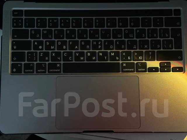 Apple MacBook Pro 13. 13.3", 8����, ��� 8 ��, ���� 256���, WiFi: 1, Bluetooth: 1 ����