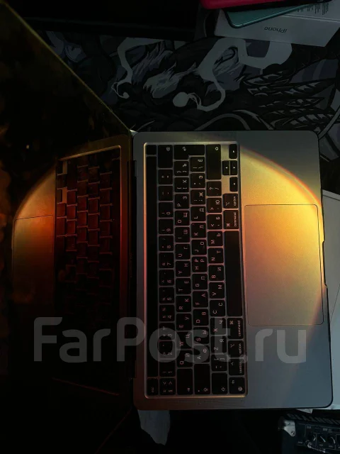 Apple MacBook Pro 13. 13.3", 8����, ��� 8 ��, ���� 256���, WiFi: 1, Bluetooth: 1 ����