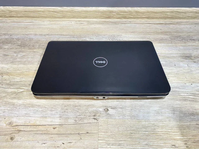 Dell. 15.6", 2,2����, ��� 4 ��, ���� 250���, WiFi: 1, Bluetooth: 1 ����