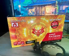 Radeon RX 6700 XT ����